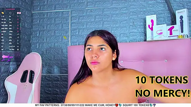 Snapshot of AriannaLewiis chatting on February 21, 10:37 pm AriannaLewiis online show from February 21, 10:37 pm