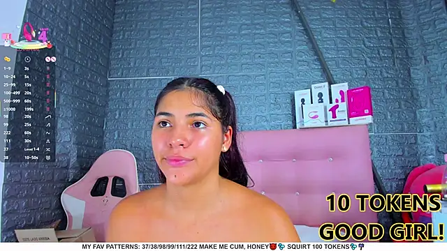 Snapshot of AriannaLewiis chatting on February 28, 1:26 am AriannaLewiis online show from February 28, 1:26 am