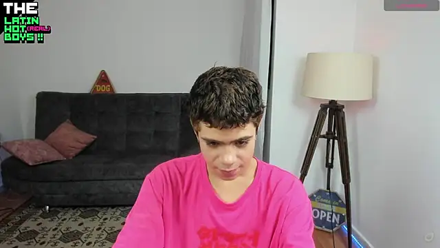 MyLatinHotBoys online show from December 13, 8:09 am