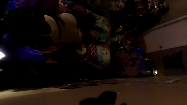 Snapshot of EbonyFetishQueen chatting on March 25, 11:44 pm EbonyFetishQueen online show from March 25, 11:44 pm