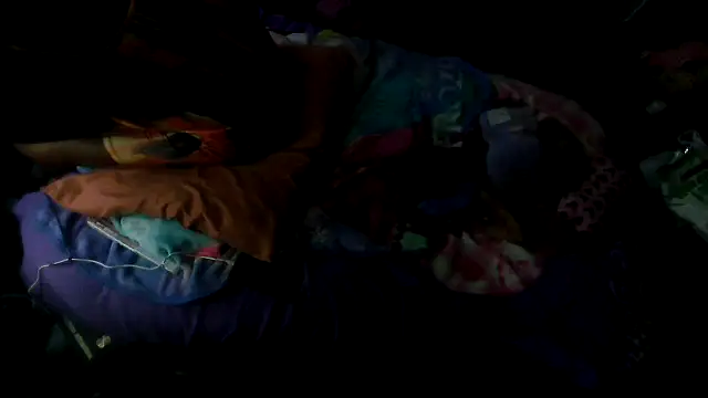 Snapshot of EbonyFetishQueen chatting on April 3, 11:03 pm EbonyFetishQueen online show from April 3, 11:03 pm