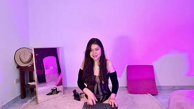 Snapshot of pink_flower_ chatting on March 6, 11:12 pm pink flower online show from March 6, 11:12 pm