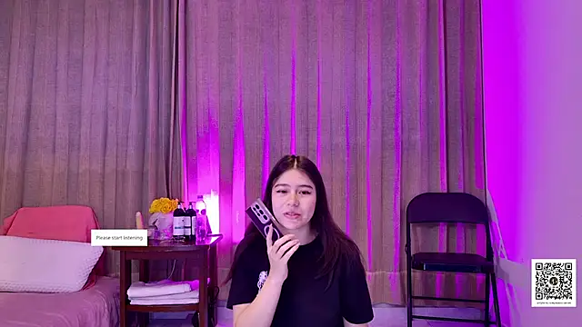 Snapshot of pink_flower_ chatting on July 4, 12:39 am pink flower online show from July 4, 12:39 am