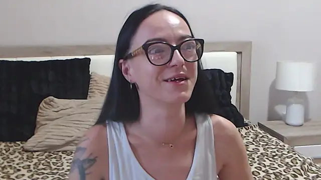 IzabelllNoir online show from June 16, 7:44 am