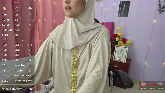 AishaAmin  online show from December 7, 4:03 pm