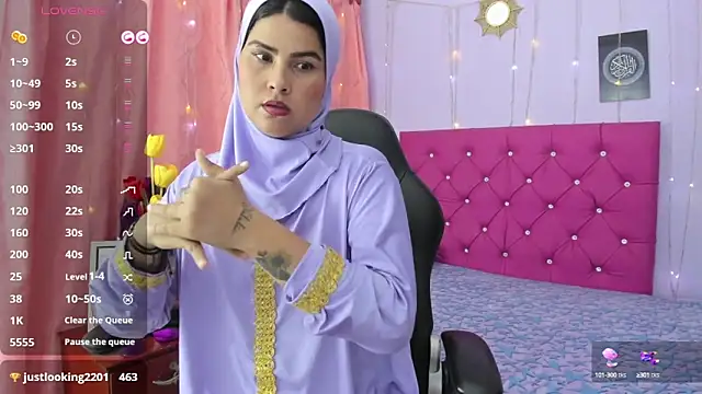 AishaAmin  online show from December 13, 4:05 pm