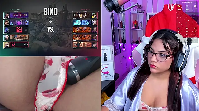 Snapshot of PetiteSophie_ chatting on December 9, 4:26 pm PetiteSophie online show from December 9, 4:26 pm