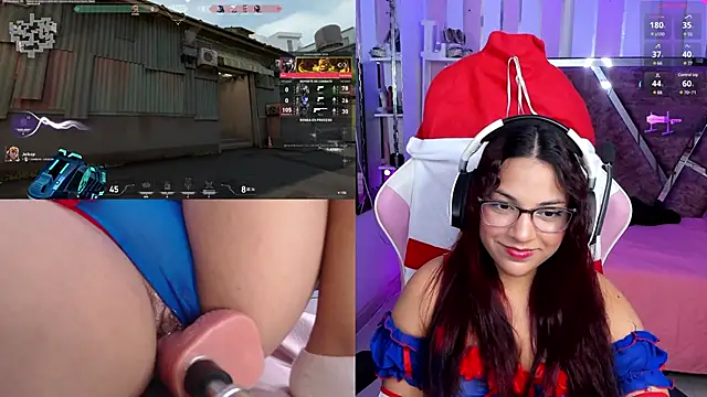 Snapshot of PetiteSophie_ chatting on December 13, 4:16 pm PetiteSophie online show from December 13, 4:16 pm