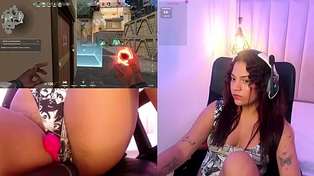Snapshot of PetiteSophie_ chatting on January 3, 4:16 pm PetiteSophie online show from January 3, 4:16 pm