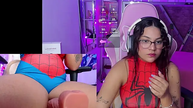 Snapshot of PetiteSophie_ chatting on January 8, 12:58 pm PetiteSophie online show from January 8, 12:58 pm