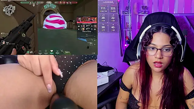 Snapshot of PetiteSophie_ chatting on January 12, 11:58 pm PetiteSophie online show from January 12, 11:58 pm