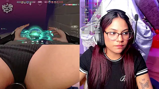 Snapshot of PetiteSophie_ chatting on February 10, 5:09 pm PetiteSophie online show from February 10, 5:09 pm