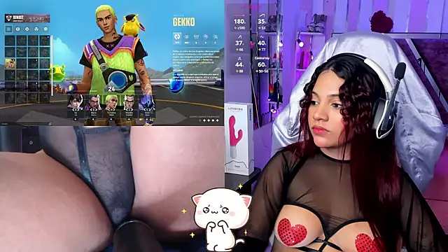 Snapshot of PetiteSophie_ chatting on February 14, 2:33 pm PetiteSophie online show from February 14, 2:33 pm