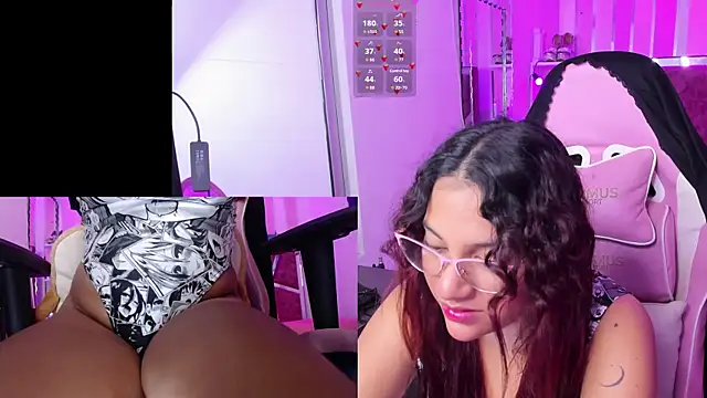 Snapshot of PetiteSophie_ chatting on March 13, 1:50 pm PetiteSophie online show from March 13, 1:50 pm
