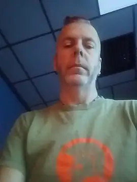 Snapshot of SHARPSkinhead chatting on July 23, 6:55 am SHARPSkinhead online show from July 23, 6:55 am