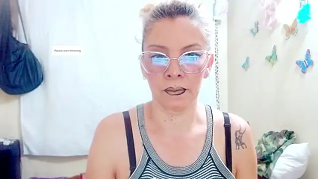 electra-mommy online show from November 28, 11:13 am