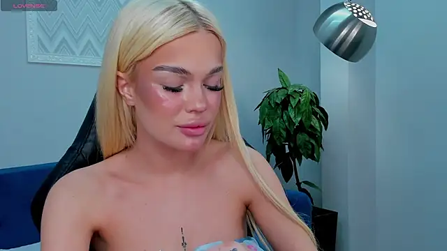 Angel Sapphire  online show from March 22, 10:28 am