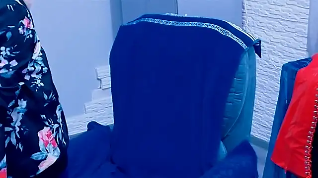 Hornystepmom29 online show from March 15, 5:24 am