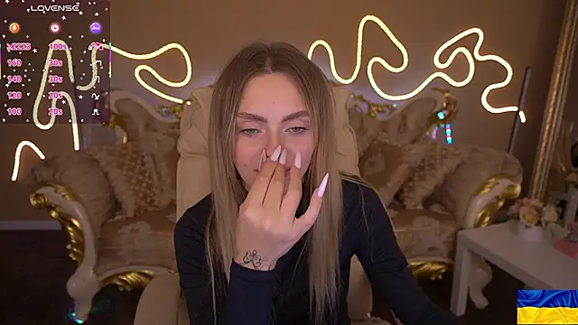 ChloeBrightt online show from October 13, 8:20 pm