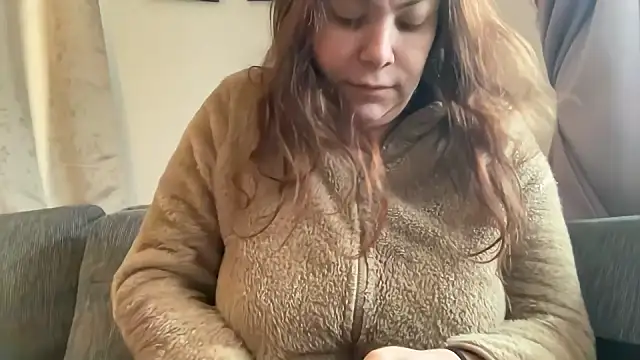 cumwithmee3 online show from February 13, 12:00 pm