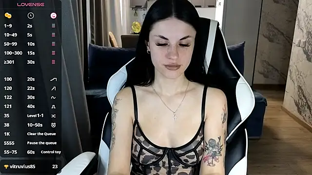 Snapshot of Mary___Moore chatting on October 10, 8:57 am Mary Moore online show from October 10, 8:57 am