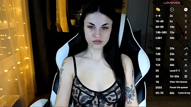 Snapshot of Mary___Moore chatting on November 22, 11:48 pm Mary Moore online show from November 22, 11:48 pm