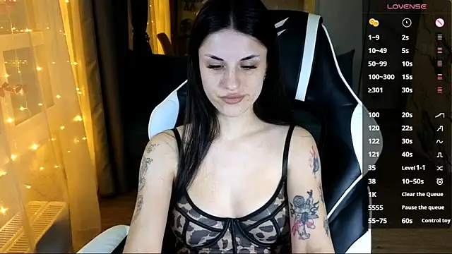 Snapshot of Mary___Moore chatting on December 5, 3:41 pm Mary Moore online show from December 5, 3:41 pm