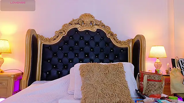 AdelinaVans online show from March 18, 11:02 am