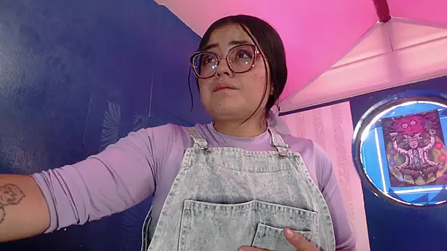 vitoria23  online show from June 6, 2:33 pm