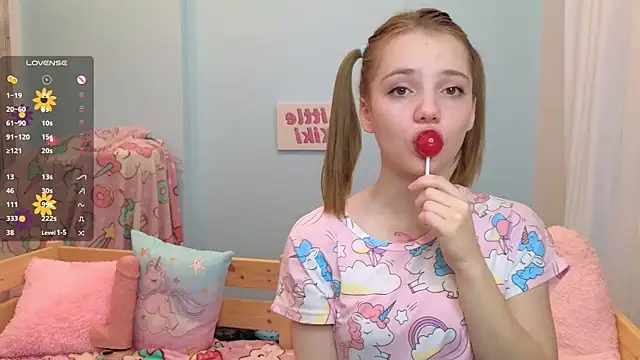 Snapshot of PrincessLittleKiki chatting on October 16, 7:09 am PrincessLittleKiki online show from October 16, 7:09 am