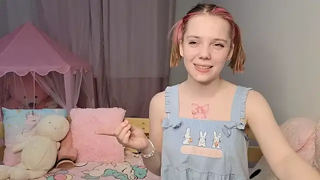 PrincessLittleKiki online show from April 16, 7:14 pm