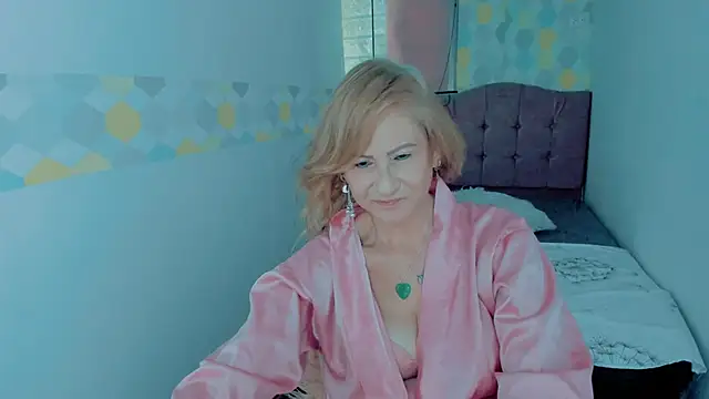 Snapshot of ScarletHoot_ chatting on December 30, 2:51 pm ScarletHoot online show from December 30, 2:51 pm