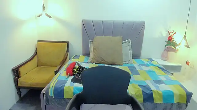 ScarletHoot  online show from June 26, 11:03 am