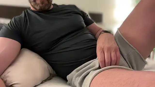 Snapshot of Mr_Beef chatting on June 11, 9:35 pm Mr Beef online show from June 11, 9:35 pm
