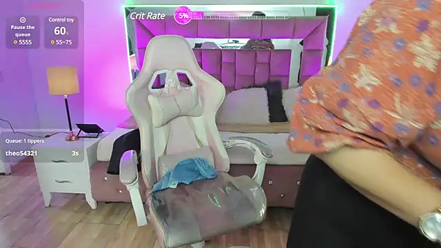 Aliciia cute1 online show from December 23, 12:03 am