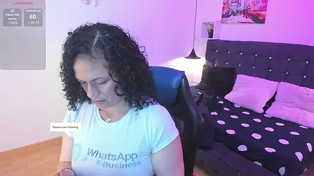 Aliciia cute1 online show from December 3, 9:02 pm