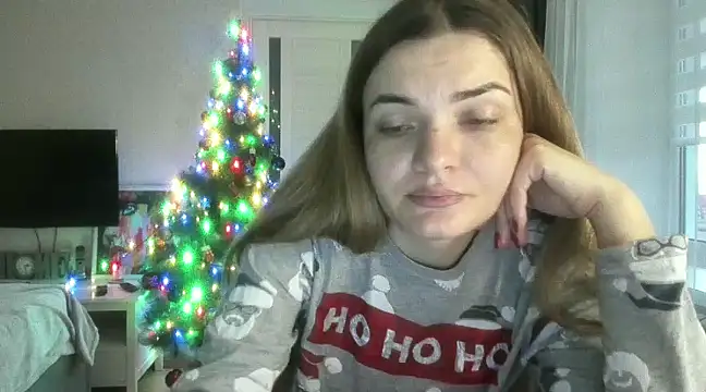  JustmeHere  online show from December 8, 12:30 pm