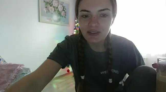  JustmeHere  online show from December 15, 10:28 am