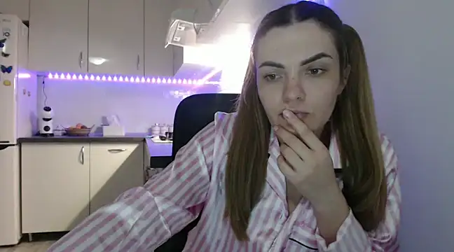 Snapshot of _JustmeHere_ chatting on February 23, 6:34 pm JustmeHere online show from February 23, 6:34 pm