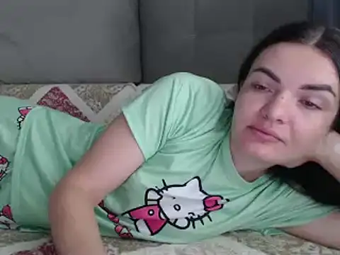 Snapshot of _JustmeHere_ chatting on October 25, 6:32 am JustmeHere online show from October 25, 6:32 am