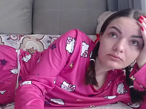 Snapshot of _JustmeHere_ chatting on November 1, 9:00 am JustmeHere online show from November 1, 9:00 am