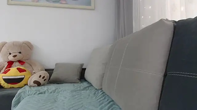  JustmeHere  online show from November 6, 9:10 am