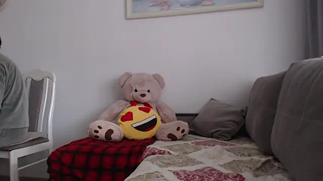  JustmeHere  online show from November 19, 8:47 am