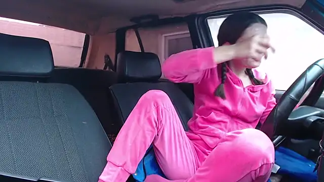  JustmeHere  online show from November 22, 11:31 am