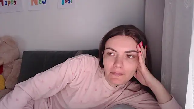  JustmeHere  online show from January 8, 11:01 am