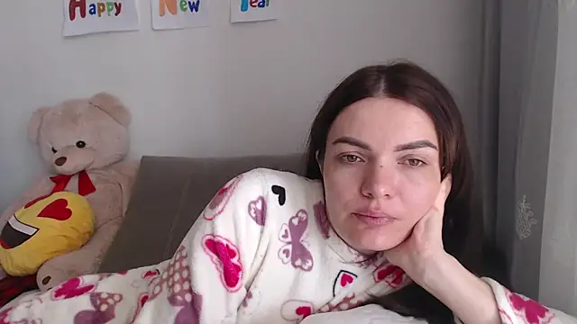  JustmeHere  online show from January 16, 11:25 am