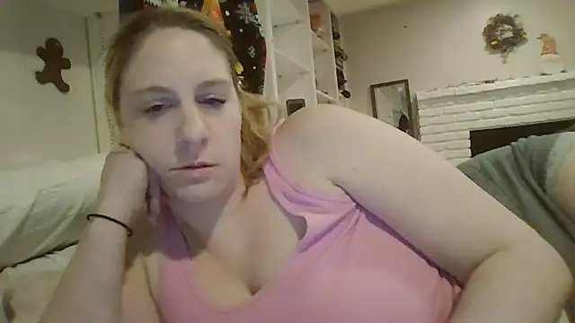 Snapshot of MsLG12301 chatting on February 21, 12:49 am MsLG12301 online show from February 21, 12:49 am