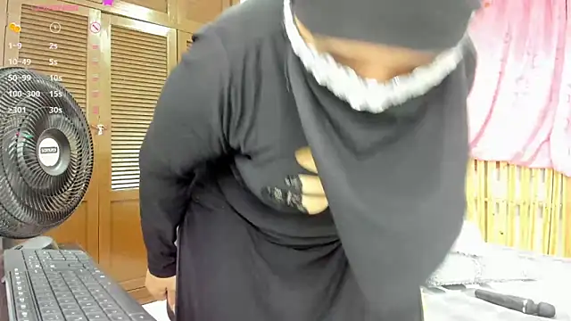 Uzziah Sabag online show from February 28, 12:32 am