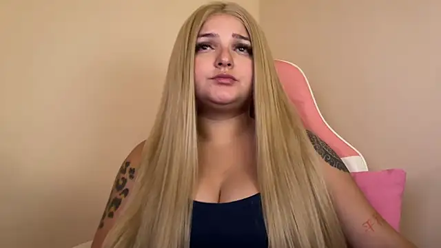 SweetPaige  online show from January 17, 8:11 pm