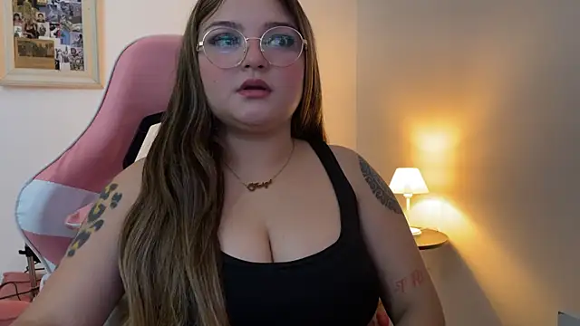 SweetPaige  online show from December 17, 4:57 pm